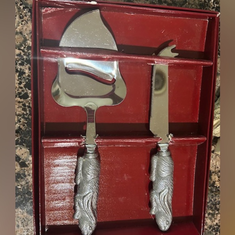Arthur Court cheese and knife set